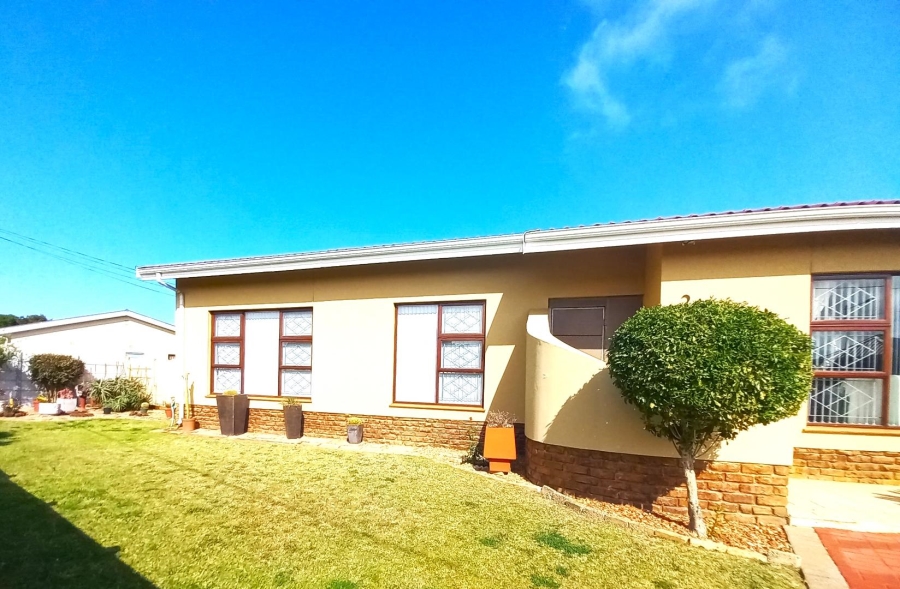 3 Bedroom Property for Sale in Hartenbos Central Western Cape